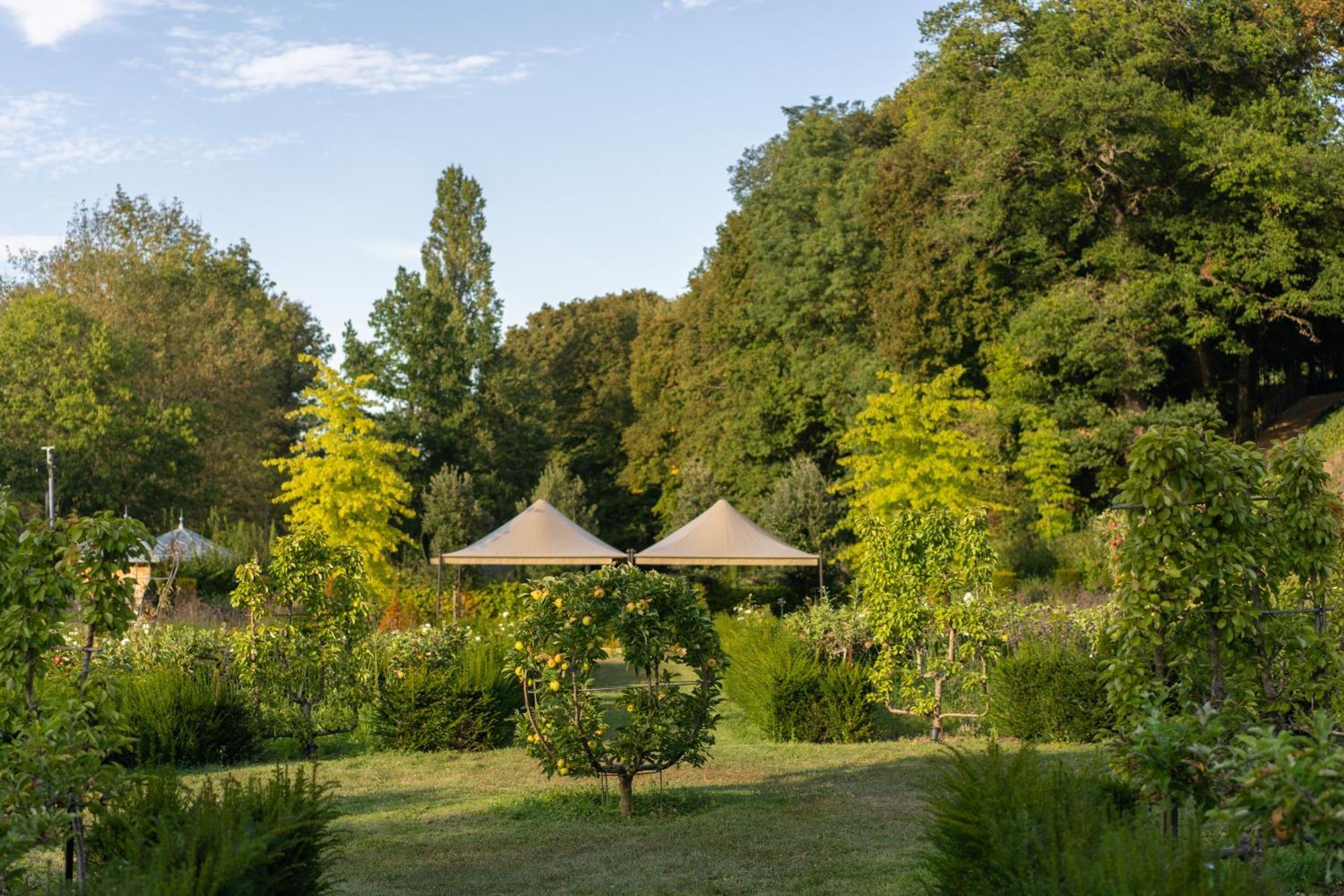 Relais & Chateau Louise De La Valliere Reugny Exterior photo